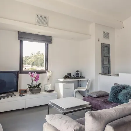 Le Mandala Готель